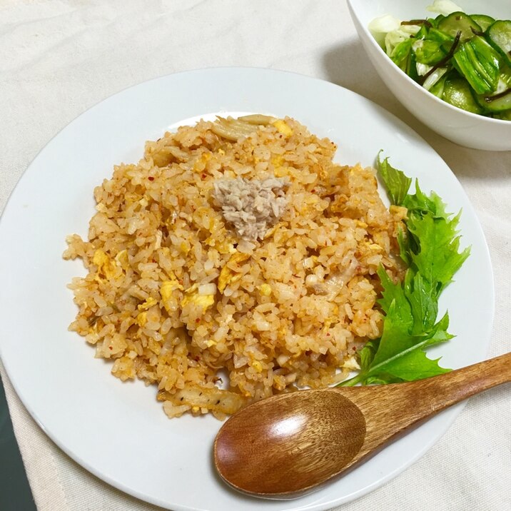 味付け簡単♪♪刻みキムチとツナ玉子炒飯♡